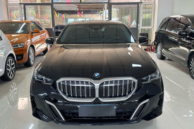 Used BMW 5 Series 2024 530Li Luxury Edition M Sport Package Exterior 1