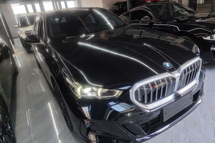 Used BMW 5 Series 2024 530Li Leading Model M Sport Package Exterior 1