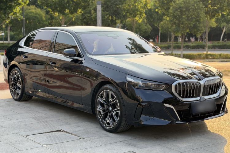 Used BMW 5 Series 2024 530Li Luxury Edition M Sport Package Exterior 1