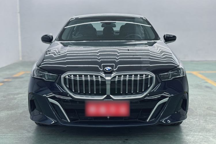 Used BMW 5 Series 2024 525Li M Sport Package Exterior 1