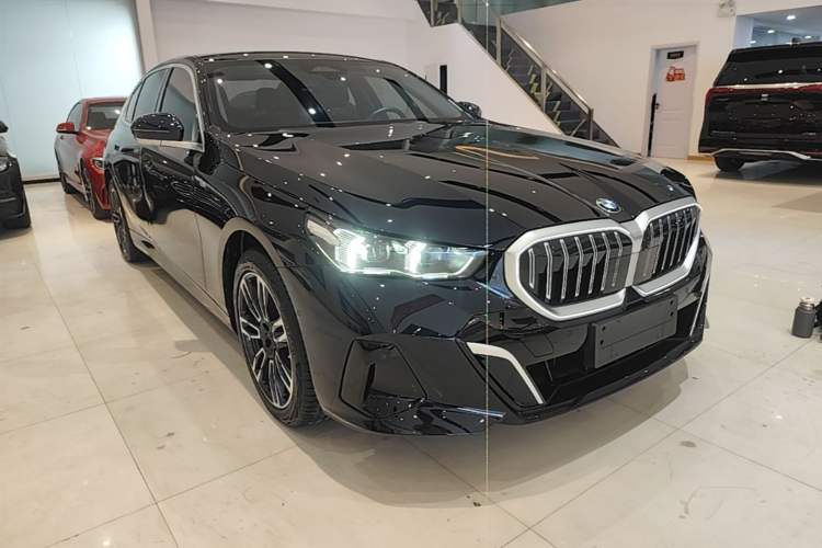 Used BMW 5 Series 2024 530Li Leading Model M Sport Package Exterior 1