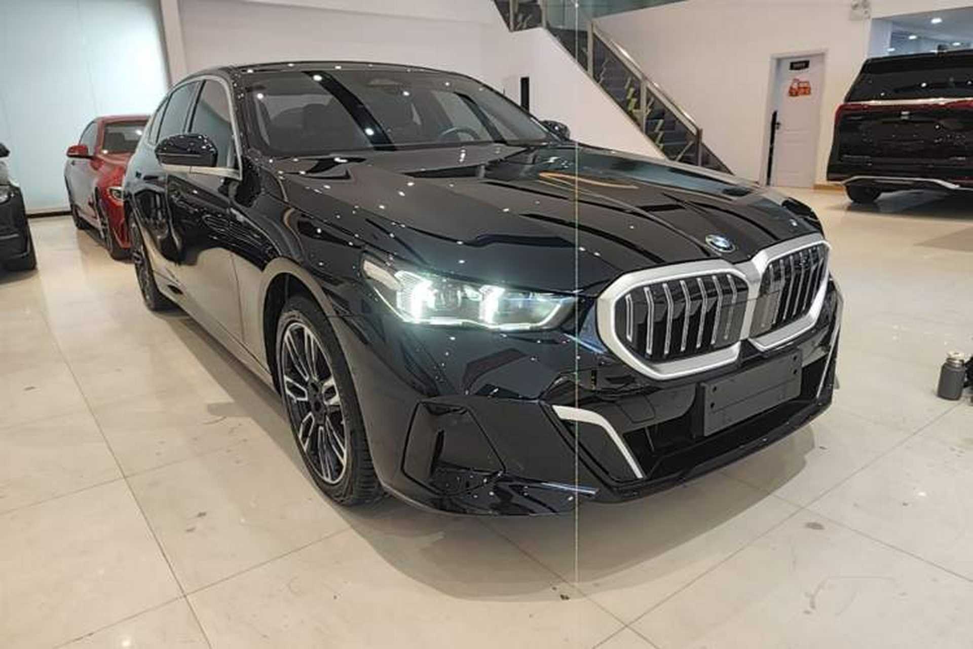 Used BMW 5 Series 2024 530Li Leading Model M Sport Package Exterior 1