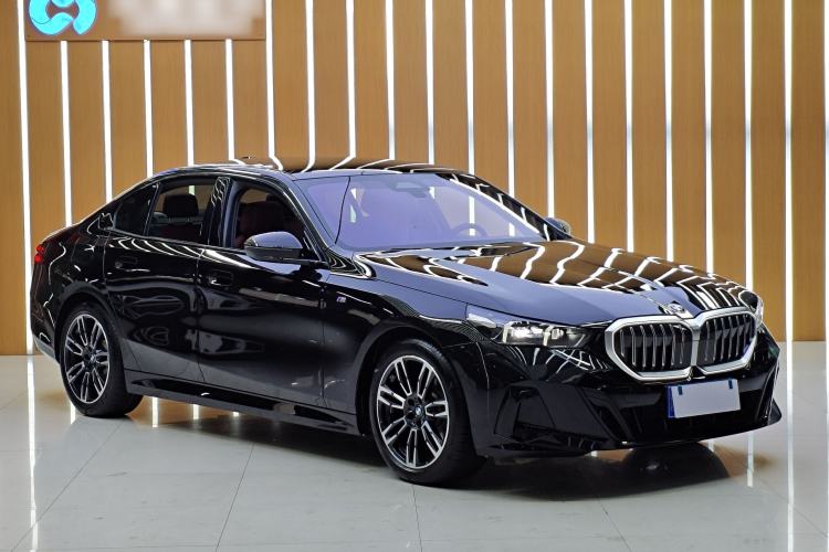 Used BMW 5 Series 2024 525i M Sport Package Exterior 1
