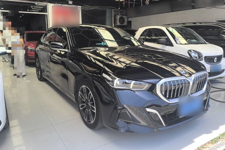 Used BMW 5 Series 2024 530Li Leading Model M Sport Package Exterior 1