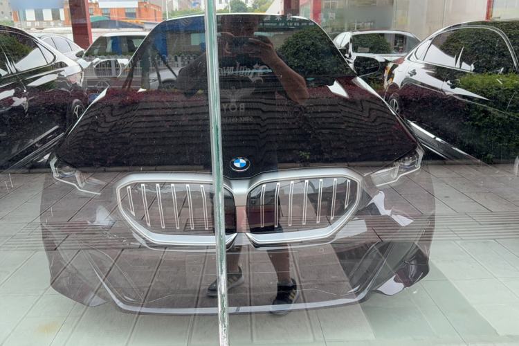 Used BMW 5 Series 2024 530Li Luxury Edition M Sport Package Exterior 1