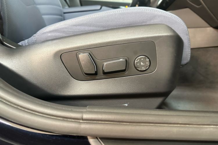 Used BMW 5 Series 2024 530Li Luxury Edition M Sport Package Exterior 12