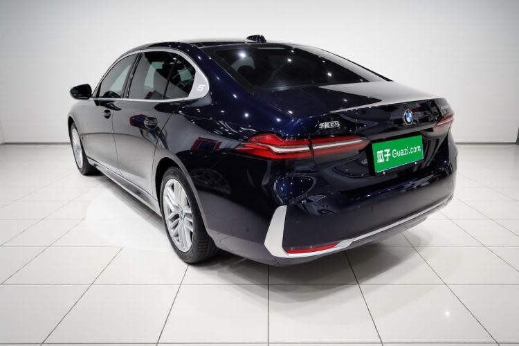 Used BMW 5 Series 2024 525Li Luxury Package Exterior 2