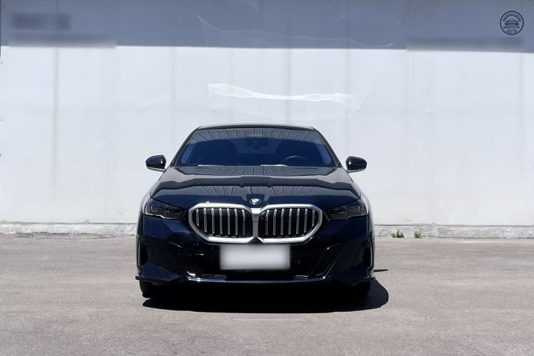 Used BMW 5 Series 2024 530Li Leading Model M Sport Package Exterior 2