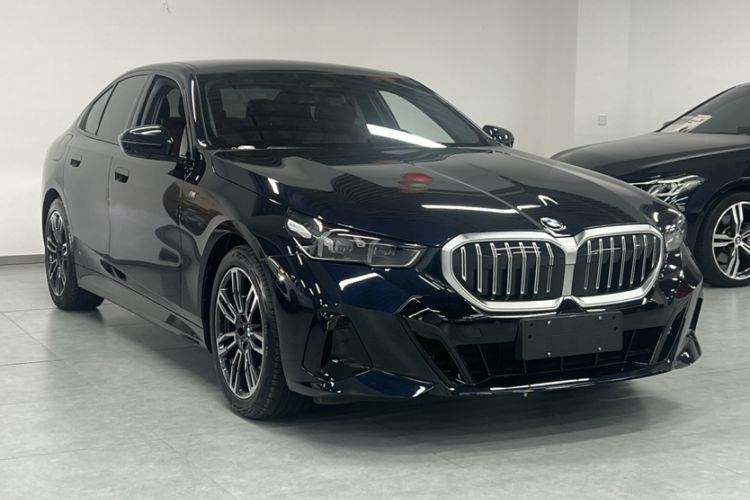 Used BMW 5 Series 2024 525i M Sport Package Exterior 2