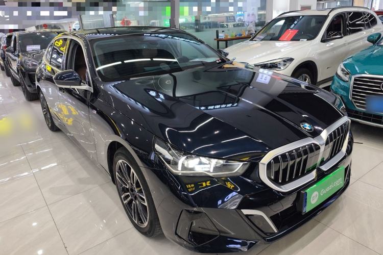 Used BMW 5 Series 2024 525Li M Sport Package Exterior 2