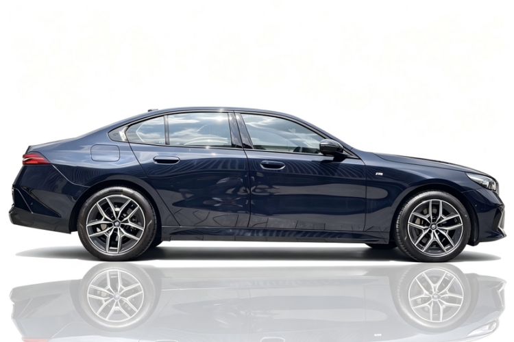 Used BMW 5 Series 2024 530i Leading Model M Sport Package Exterior 2