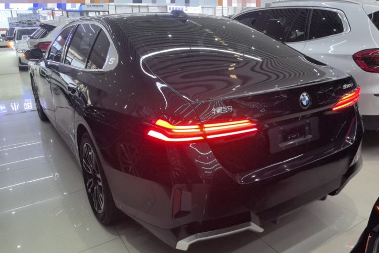 Used BMW 5 Series 2024 530Li Leading Model M Sport Package Exterior 2
