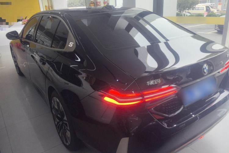 Used BMW 5 Series 2024 530Li Luxury Package Premium Edition Exterior 2