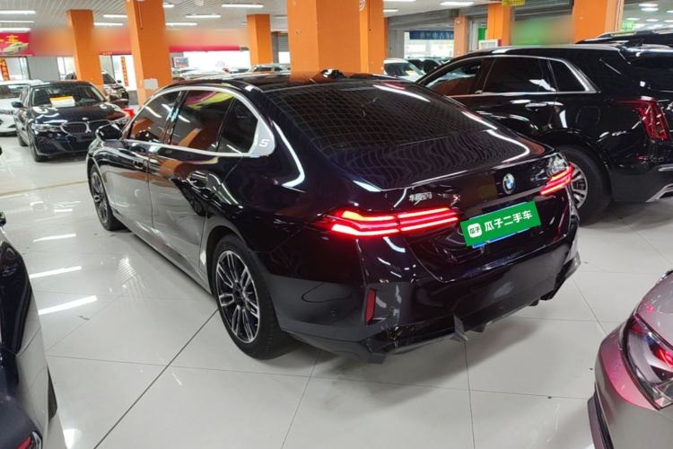 Used BMW 5 Series 2024 530Li Leading Model M Sport Package Exterior 2