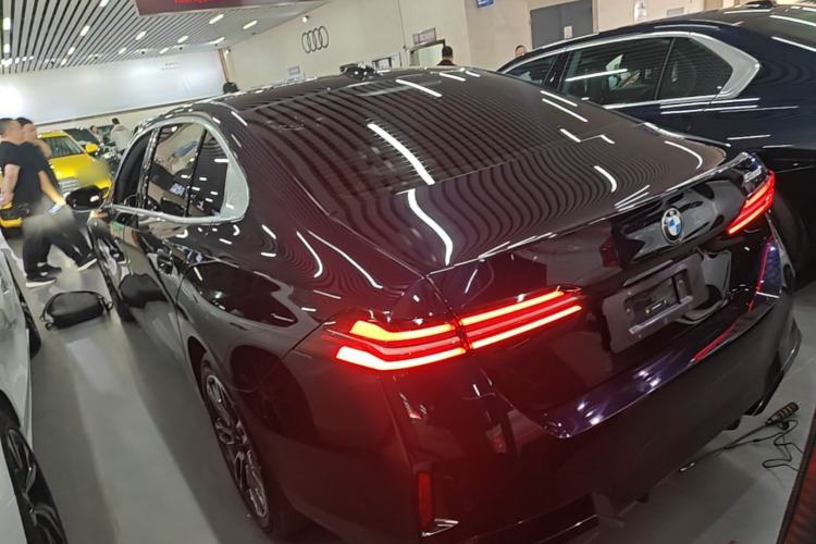 Used BMW 5 Series 2024 530Li Leading Model M Sport Package Exterior 2