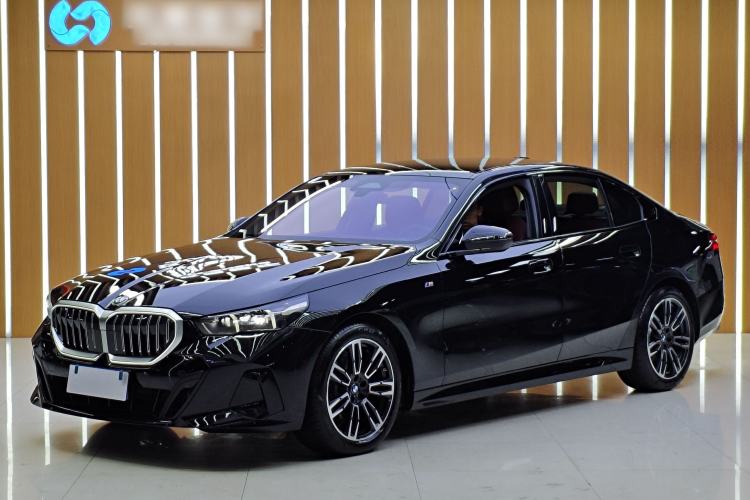 Used BMW 5 Series 2024 525i M Sport Package Exterior 2