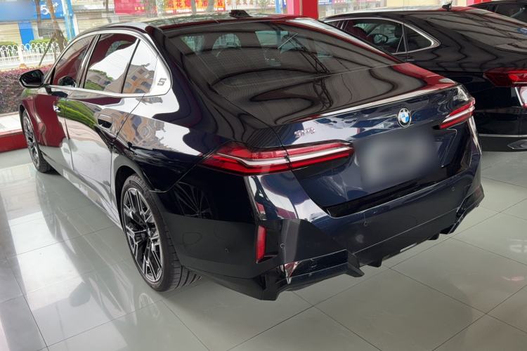 Used BMW 5 Series 2024 530Li Luxury Edition M Sport Package Exterior 2