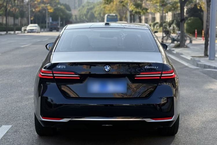 Used BMW 5 Series 2024 525Li Luxury Package Exterior 3