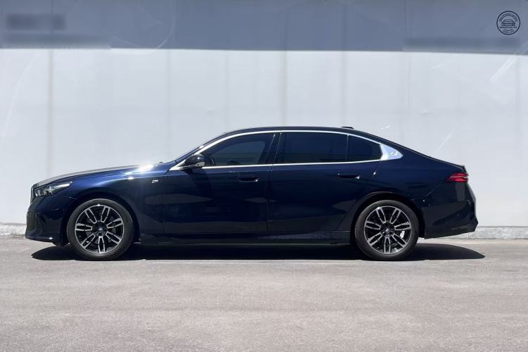 Used BMW 5 Series 2024 530Li Leading Model M Sport Package Exterior 3