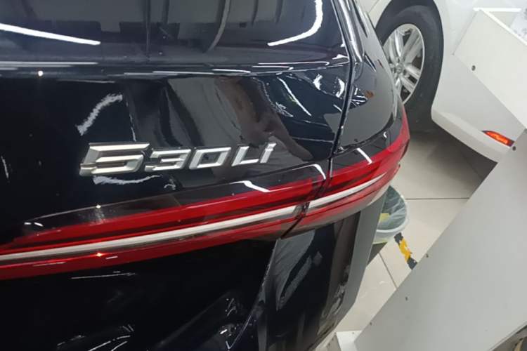 Used BMW 5 Series 2024 530Li Leading Model M Sport Package Exterior 3