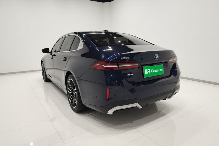 Used BMW 5 Series 2024 530Li Leading Model M Sport Package Exterior 3