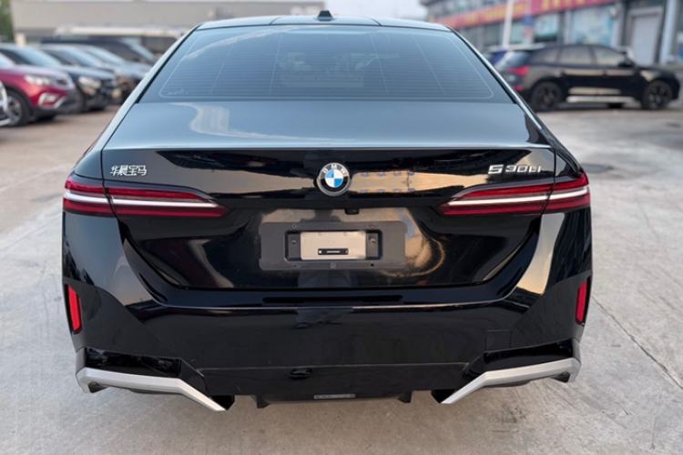 Used BMW 5 Series 2024 530Li Luxury Edition M Sport Package Exterior 4