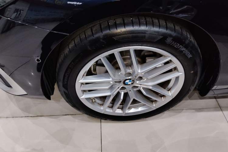 Used BMW 5 Series 2024 525Li Luxury Package Exterior 4