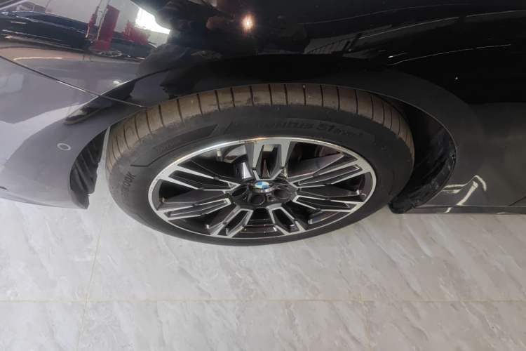 Used BMW 5 Series 2024 530Li Leading Model M Sport Package Exterior 4