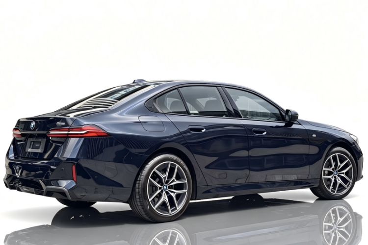 Used BMW 5 Series 2024 530i Leading Model M Sport Package Exterior 4