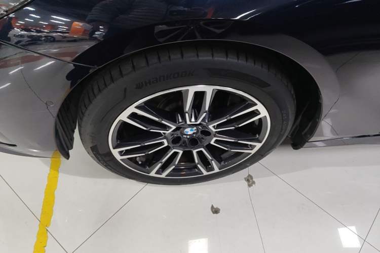 Used BMW 5 Series 2024 530Li Leading Model M Sport Package Exterior 4