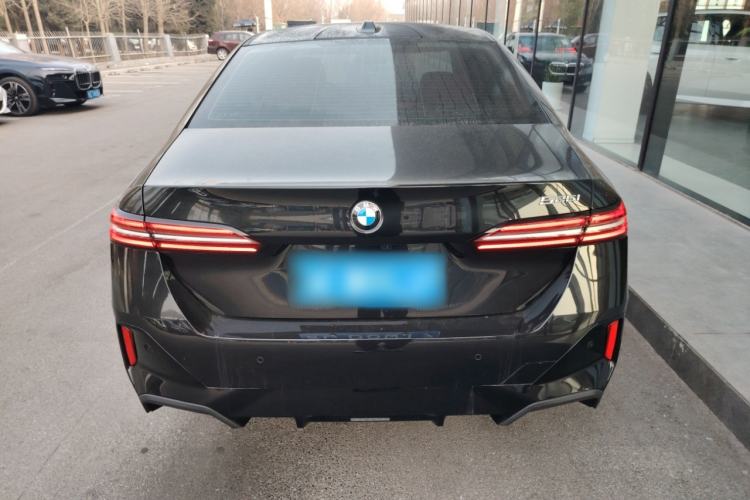 Used BMW 5 Series 2024 525i M Sport Package Exterior 4