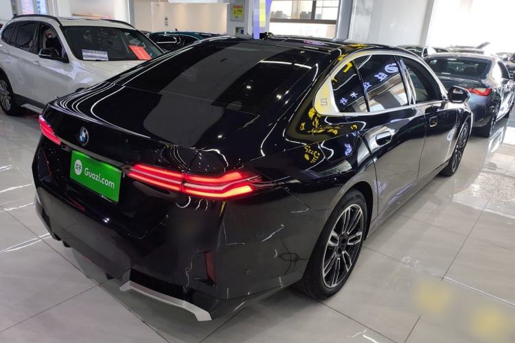Used BMW 5 Series 2024 525Li M Sport Package Exterior 5