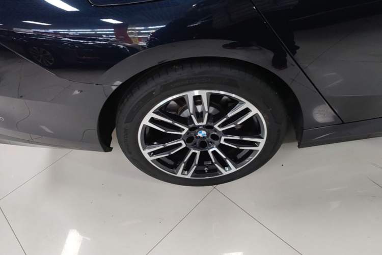 Used BMW 5 Series 2024 530Li Leading Model M Sport Package Exterior 5