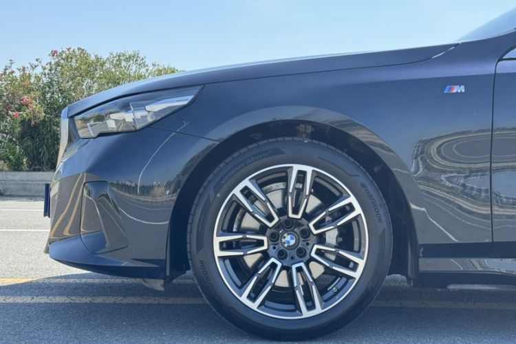 Used BMW 5 Series 2024 530Li Leading Model M Sport Package Exterior 5