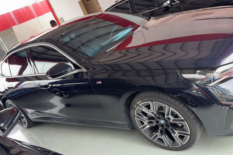 Used BMW 5 Series 2024 530Li Luxury Edition M Sport Package Exterior 5