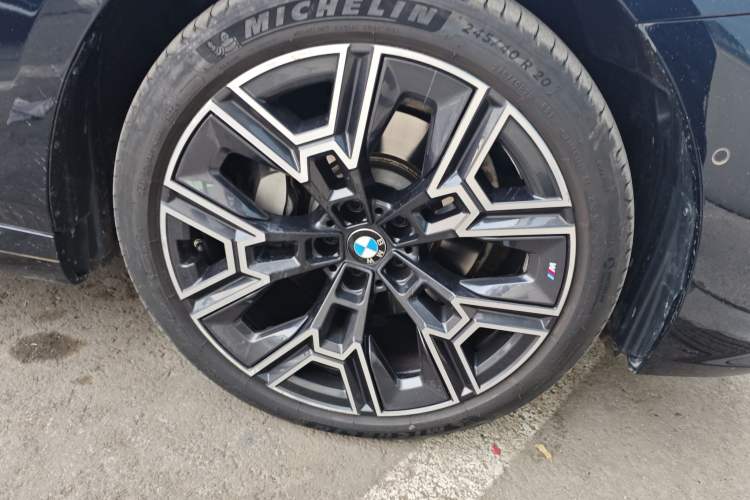 Used BMW 5 Series 2024 530Li Luxury Edition M Sport Package Exterior 7