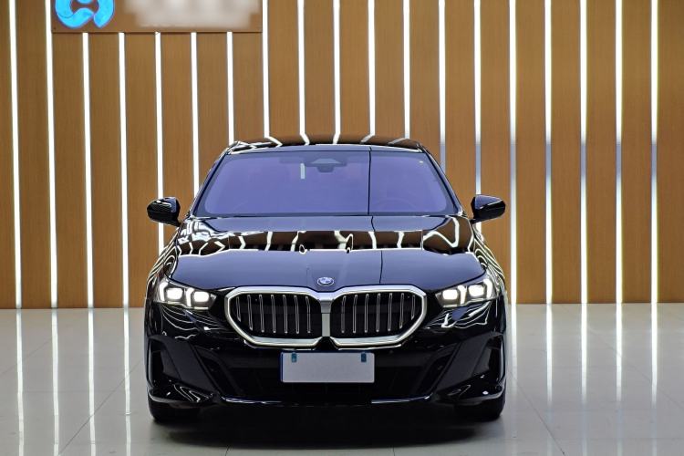 Used BMW 5 Series 2024 525i M Sport Package Exterior 7