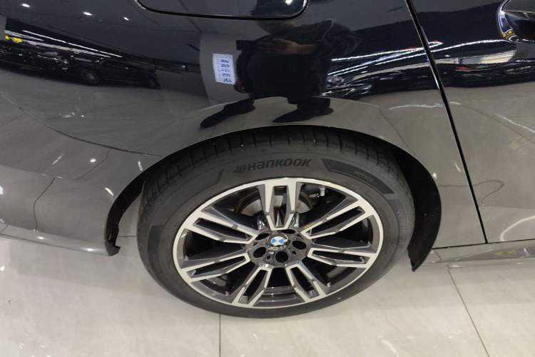 Used BMW 5 Series 2024 525Li M Sport Package Exterior 8