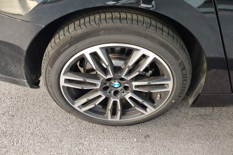 Used BMW 5 Series 2024 525i M Sport Package Exterior 8