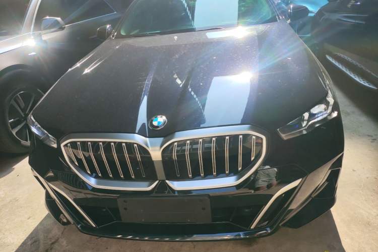 Used BMW 5 Series 2024 530Li Luxury Edition M Sport Package Front