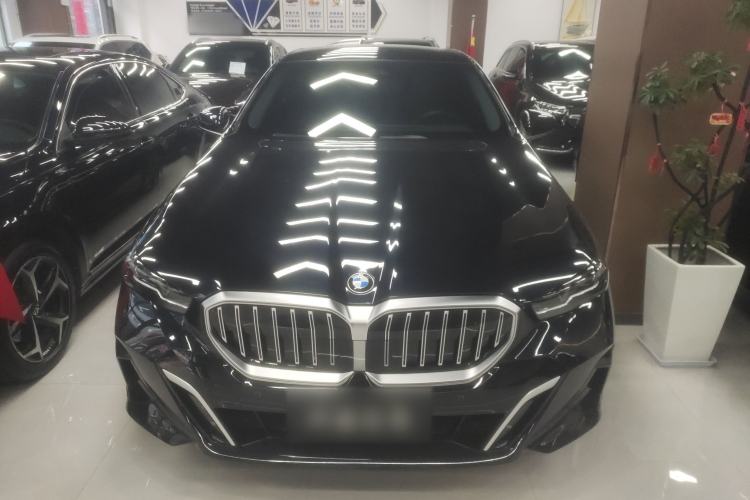 Used BMW 5 Series 2024 525Li M Sport Package Front