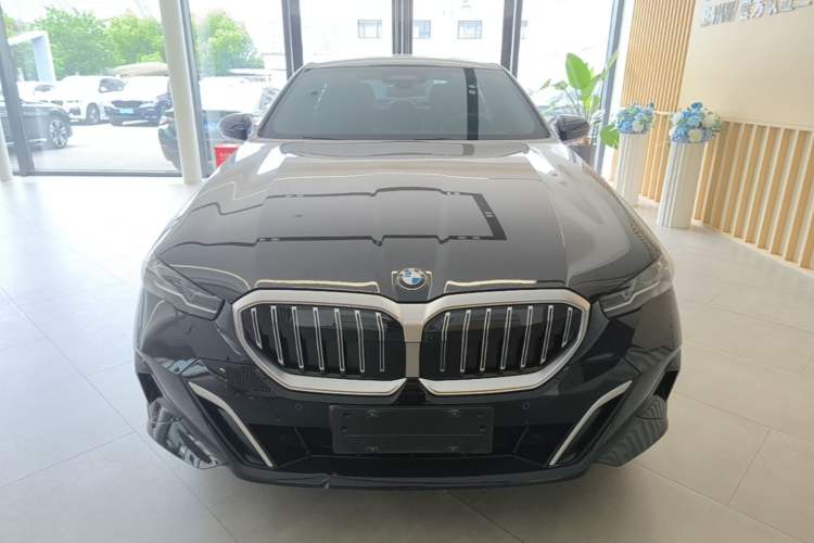 Used BMW 5 Series 2024 530Li Luxury Edition M Sport Package Front