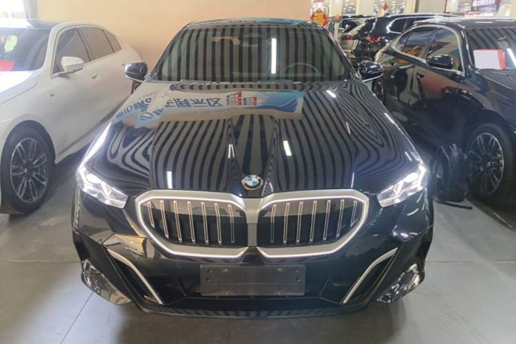 Used BMW 5 Series 2024 525Li M Sport Package Front