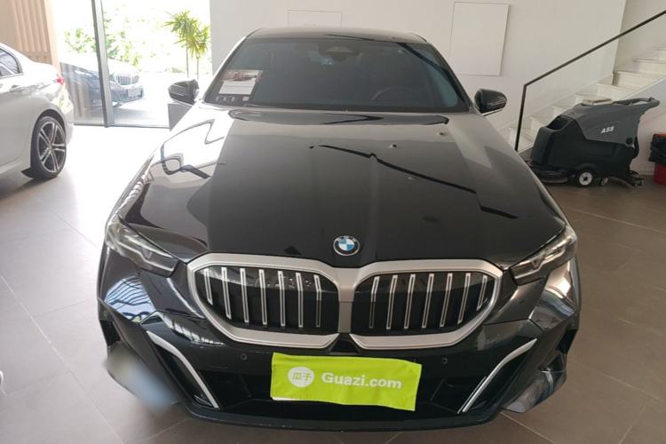 Used BMW 5 Series 2024 525Li M Sport Package Front