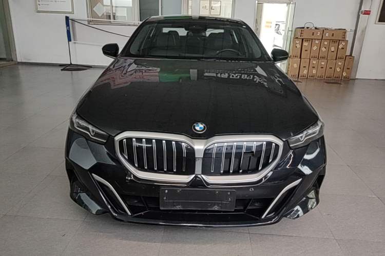 Used BMW 5 Series 2024 525Li M Sport Package Front