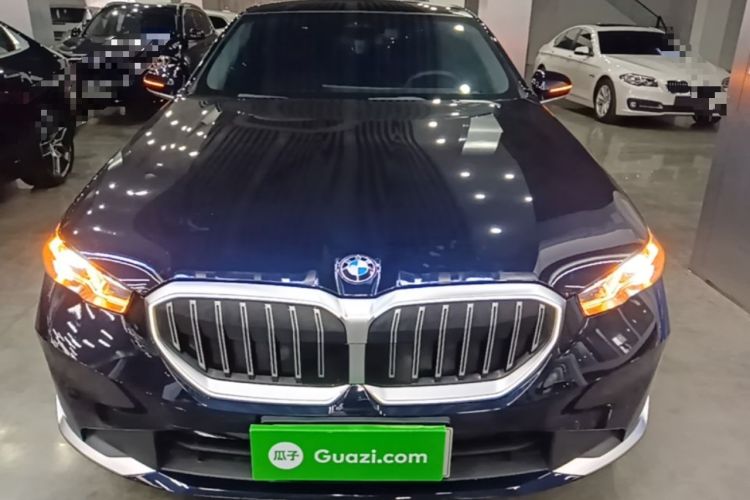 Used BMW 5 Series 2024 525Li Luxury Package Front
