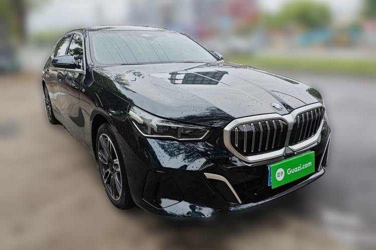 Used BMW 5 Series 2024 525Li M Sport Package Front Right 45 Deg