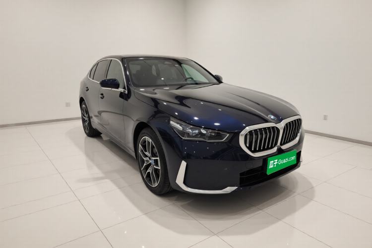 Used BMW 5 Series 2024 530Li Leading Luxury Package Front Right 45 Deg