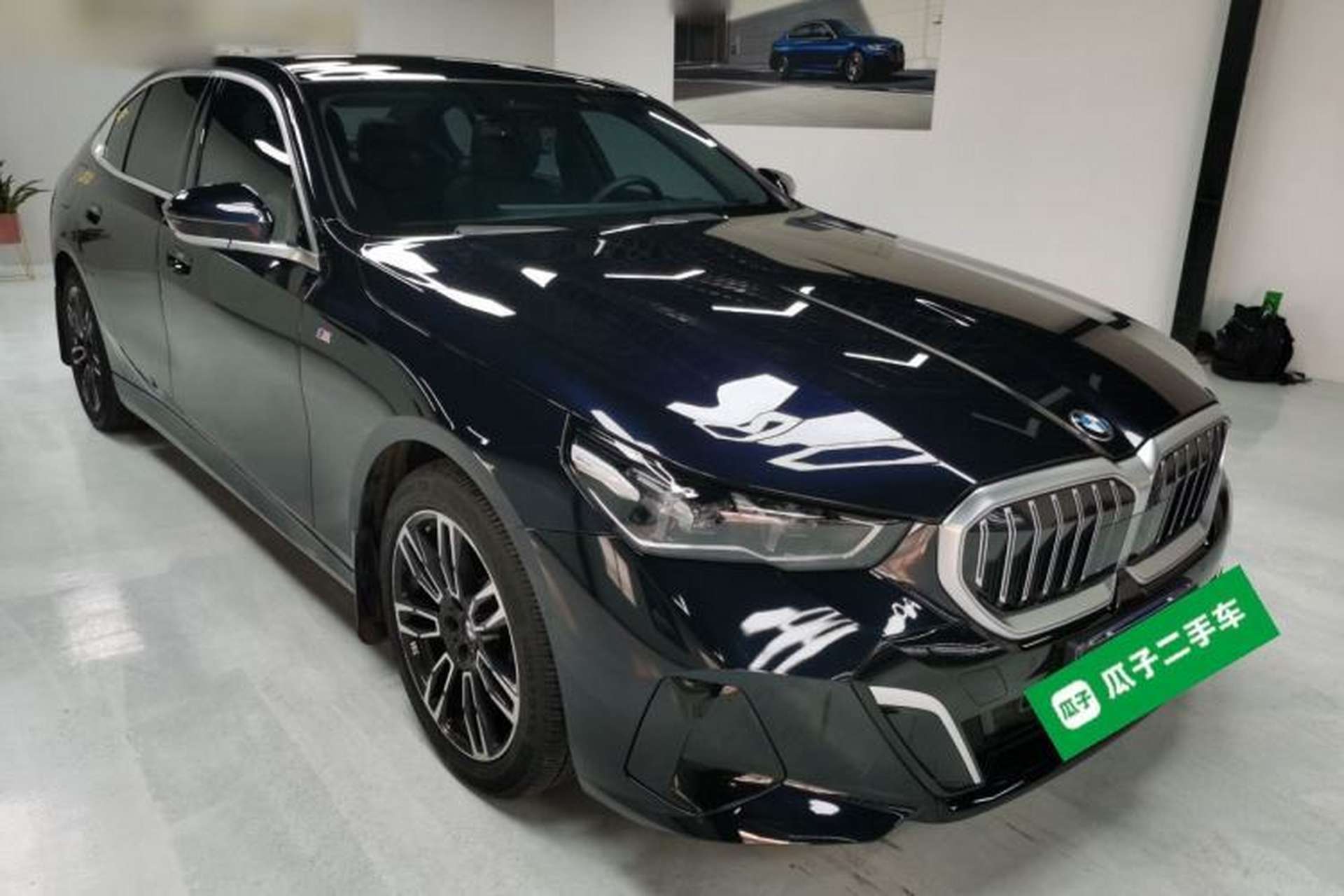 Used BMW 5 Series 2024 530Li Luxury Edition M Sport Package Front Right 45 Deg
