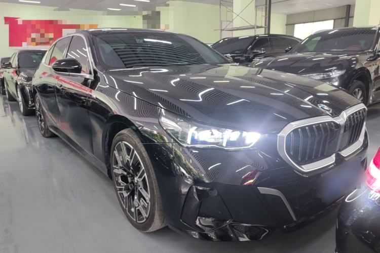 Used BMW 5 Series 2024 530Li Luxury Edition M Sport Package Front Right 45 Deg